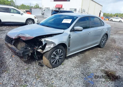 2012 Volkswagen Passat 2.5L S z USA, uszkodzony, nr VIN 1VWAP7A36CC078395